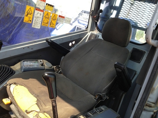 ขายรถแบคโฮ KOMATSU PC228USE-2 นำเข้าจากญี่ปุ่น รถปี2001 มีVDOให้ชมครับติดต่อ 081-2990958 ขายรถแบคโฮ KOMATSU PC228USE-2 นำเข้าจากญี่ปุ่น รถปี2001 มีVDOให้ชมครับติดต่อ 081-2990958