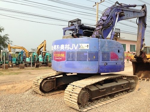 ขายรถแบคโฮ KOMATSU PC228USE-2 นำเข้าจากญี่ปุ่น รถปี2001 มีVDOให้ชมครับติดต่อ 081-2990958 ขายรถแบคโฮ KOMATSU PC228USE-2 นำเข้าจากญี่ปุ่น รถปี2001 มีVDOให้ชมครับติดต่อ 081-2990958