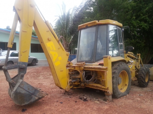 ขายรถหน้าตักหลังขุด 4  WD ขาดเกียร์ 250,000