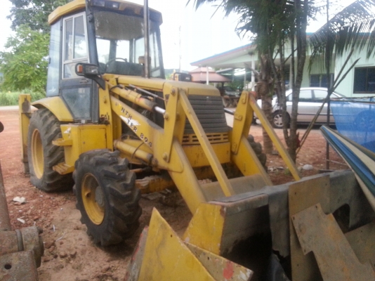 ขายรถหน้าตักหลังขุด 4  WD ขาดเกียร์ 250,000