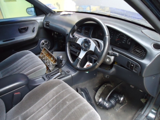 ขายรถฮุนได โซนาต้า เกียร์ออโต้ ,มีทะเบียน พร้อมเอกสารการโอน สภาพตามรูปจริงทั้งหมด รถจอดอยู่ต้องเปลี่ยนวาวล์เพราะวาวล์คดเนื่องจากช่างเปลี่ยนสายพานราวลิ้นตั้ง MARK ผิด ทำให้วาวล์คด ไปสามตัว นอกนั้นใช้งานได้หมด ซ่อมแล้วขับได้เลย เกียร์ปกติ สายพานราวลิ้นเพิ่ง