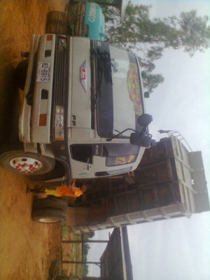 ขาย HINO หกล้อดั้มสิงห์ไฮเทค ขาย HINO หกล้อดั้มสิงห์ไฮเทค