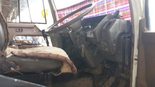 ขายด่วนไอ้หลงสิบปีดสองเพลาดั้ม FN527MA 190แรงพร้อมใช้จัดแนนท์ได้โทร 0843923995