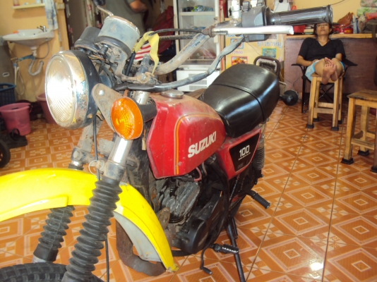 ขายรถซูซูกิts100มีทะเบียนชุดโอนเดิมๆๆสนใจติดต่อสรกฤช091-8892274