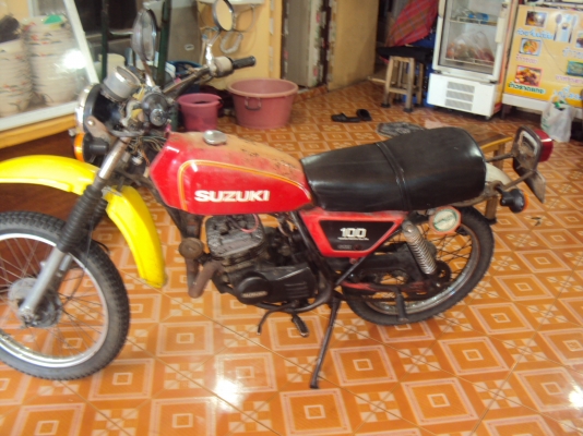 ขายรถซูซูกิts100มีทะเบียนชุดโอนเดิมๆๆสนใจติดต่อสรกฤช091-8892274