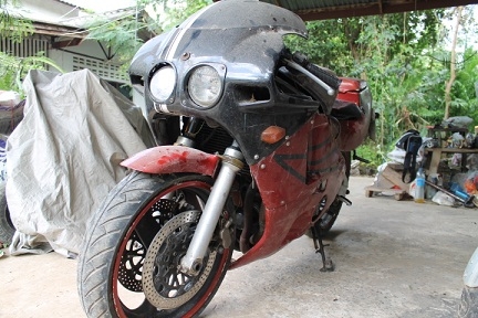 ขายโครงกับเครื่องcbr400 y89(มัดจำโครงแล้วเหลือแต่เครื่อง)