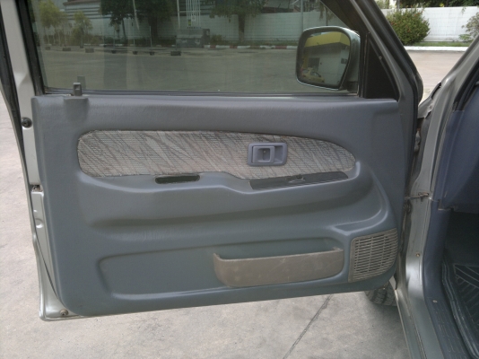 ขายถูกๆไทเกอร์ เครื่อง3.0 เกียร์ธรรมดา เบรคABS กระจกไฟฟ้า