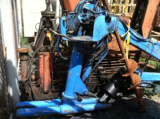 แขนเฮี๊ยบติดหัวเจาะดิน ลึก 2ม.ขนาด 25ซม