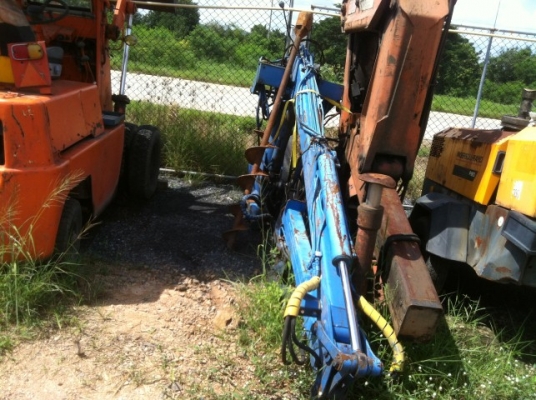 แขนเฮี๊ยบติดหัวเจาะดิน ลึก 2ม.ขนาด 25ซม