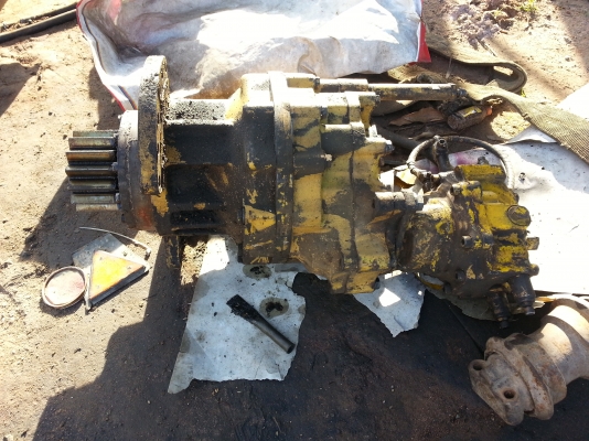 ขายด่วน มอเตอร์สวิง KOMATSU PC200-5