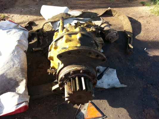 ขายด่วน มอเตอร์สวิง KOMATSU PC200-5 ขายด่วน มอเตอร์สวิง KOMATSU PC200-5