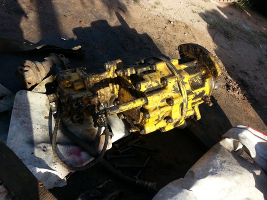 ขายด่วน มอเตอร์สวิง KOMATSU PC200-5 ขายด่วน มอเตอร์สวิง KOMATSU PC200-5