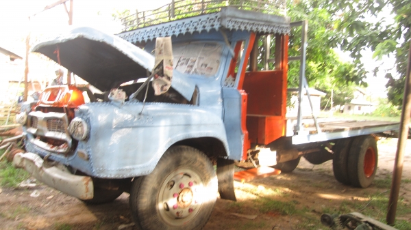 อีซูซุ 6 ล้อหัวยาว ขึ้นแบคโฮ และรถเกี่ยวข้าว