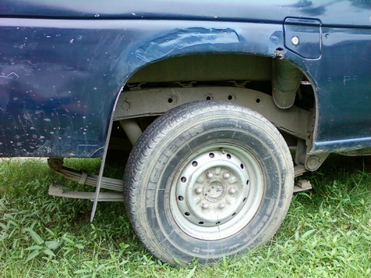 BD25ฝาแดง รถบรรทุกหนักโดยเฉพาะครับ เครื่องช่วงล่างดี แชสซีสวยเสริมความแข็งแรงแล้ว สีต้องเก็บ