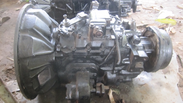 เกียร์ นิสสันเสื้อตาราง  พร้อมเกียร์ฝาก