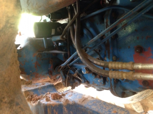 ขายรถไถ FORD 6610  2 เพลารถพร้อมใช้ 0819701072