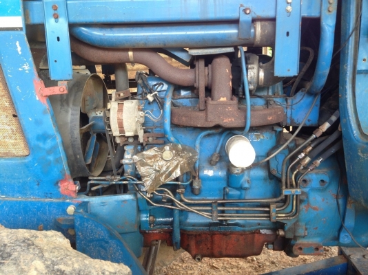 ขายรถไถ FORD 6610  2 เพลารถพร้อมใช้ 0819701072