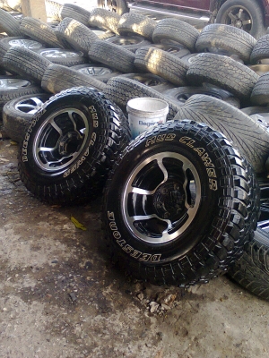 ล้ออ๊อฟโลด 6รู พร้อมยาง31 ชุดละ7500