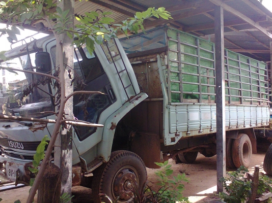 ขาย rocky เครื่อง 6BD1 165 แรง ยาว 6.2 เมตร เครื่องดี แชชซีสวยไม่บวม ไม่ดาม ภาษีเต็มครับ