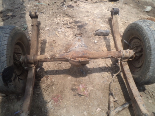 ขายชุดเพลาพร้อมแหนบ ของ Dutsun 521 ราคา 8500 บาท