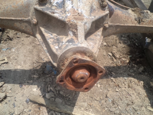 ขายชุดเพลาพร้อมแหนบ ของ Dutsun 521 ราคา 8500 บาท