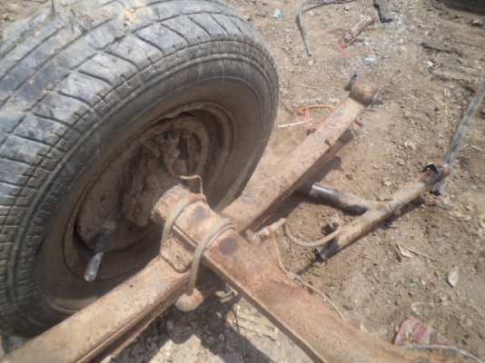 ขายชุดเพลาพร้อมแหนบ ของ Dutsun 521 ราคา 8500 บาท