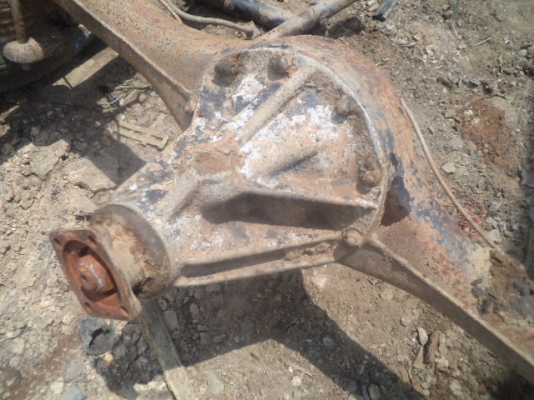 ขายชุดเพลาพร้อมแหนบ ของ Dutsun 521 ราคา 8500 บาท