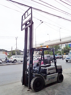 ขายรถยกโคมัสสึ 2.5 ตัน รุ่น11 เครื่องเบนซิน กระบอกคู่ เสาสูง 3 เมตร ยางตัน พวงมาลัยเพาเว่อร์ สีเดิมจากนอก นำเข้าจากญี่ปุ่น ใช้งานได้ทันที ขายรถยกโคมัสสึ 2.5 ตัน รุ่น11 เครื่องเบนซิน กระบอกคู่ เสาสูง 3 เมตร ยางตัน พวงมาลัยเพาเว่อร์ สีเดิมจากนอก นำเข้าจากญี่ปุ่น ใช้งานได้ทันที