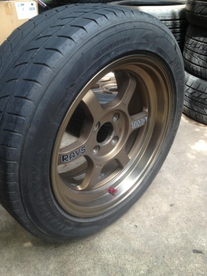 ขายล้อTE37V ขอบ15 กว้าง7 ET20 ใส่ไม่ถึงเดือนพร้อมยาง ถูกๆครับ