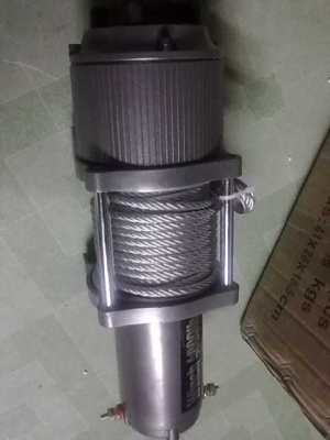 วิน 4000lb   เร็วแรง   โหลดประมาณ 2 ตันกว่าๆ