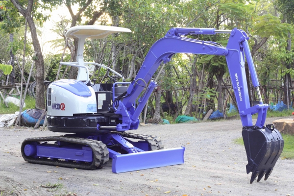 ขายรถขุด CAT/MITSUBISHI MM30CR นำเข้าจากญี่ปุ่น ตัวตูดกลมรุ่นใหม่ สนใจติดต่อ 086-7757900