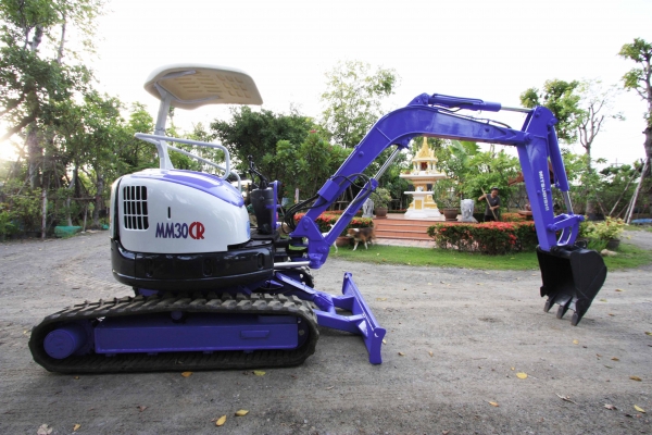 ขายรถขุด CAT/MITSUBISHI MM30CR นำเข้าจากญี่ปุ่น ตัวตูดกลมรุ่นใหม่ สนใจติดต่อ 086-7757900