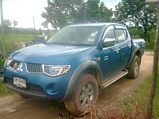 MITSUBISHI TRITON 4x4 เครื่อง 2.5 โฟวีลแท้ รถสวย ภายในสะอาด