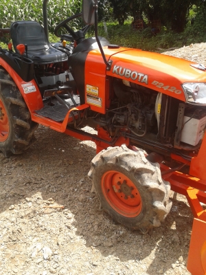 ขายรถไถคูโบต้า B2420 4 WD 2 เพลา พวงมาลัยเพาเวอร์ สวยๆเดิมเหมือนใหม่ ขายรถไถคูโบต้า B2420 4 WD 2 เพลา พวงมาลัยเพาเวอร์ สวยๆเดิมเหมือนใหม่