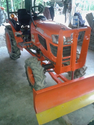 ขายรถไถคูโบต้า B2420 4 WD 2 เพลา พวงมาลัยเพาเวอร์ สวยๆเดิมเหมือนใหม่ ขายรถไถคูโบต้า B2420 4 WD 2 เพลา พวงมาลัยเพาเวอร์ สวยๆเดิมเหมือนใหม่