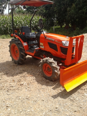 ขายรถไถคูโบต้า B2420 4 WD 2 เพลา พวงมาลัยเพาเวอร์ สวยๆเดิมเหมือนใหม่ ขายรถไถคูโบต้า B2420 4 WD 2 เพลา พวงมาลัยเพาเวอร์ สวยๆเดิมเหมือนใหม่