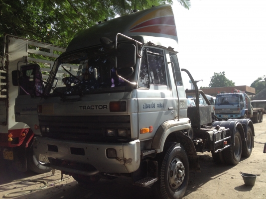 NISSAN UD CWM430 290 hp หัวลาก