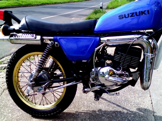 หนุ่ม ปราจีน : ขาย Suziki TS125 สวยๆแรงๆ ขาย 17500 ครับ