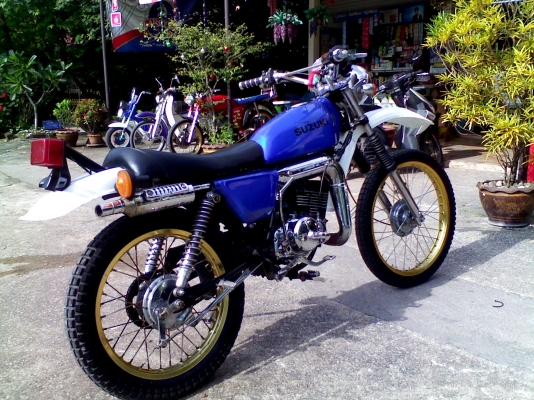 หนุ่ม ปราจีน : ขาย Suziki TS125 สวยๆแรงๆ ขาย 17500 ครับ