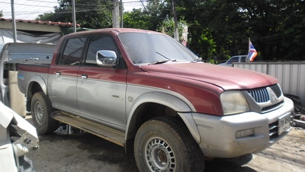 ขายสตาด้า4ประตูปาเจโร่120000บ