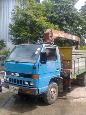 รถ 6 ล้อ ติดเครน 3 ตัน