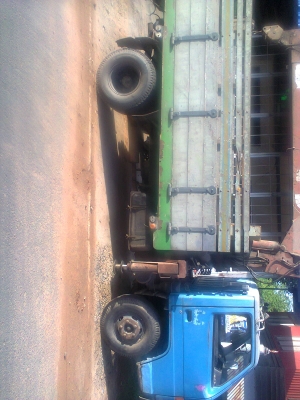 รถ 6 ล้อ ติดเครน 3 ตัน