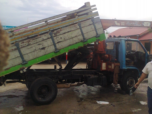 รถ 6 ล้อ ติดเครน 3 ตัน