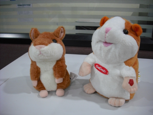 ตุ๊กตาน่ารักเลียนแบบคำพูดของคน