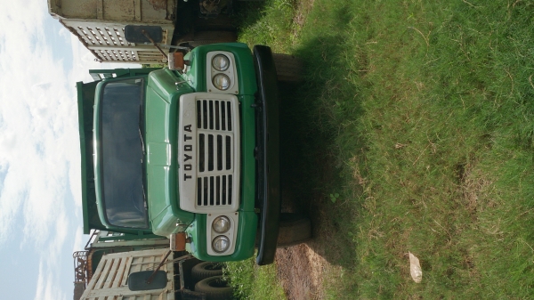 ขายรถหกล้อดั้มพ์หน้ายาวโตโยต้า เฟืองท้ายฟูโซ่ เครื่อง HINO H07C 185แรงม้า พวงมาลัยพาวเวอร์ มีแอร์ รถสวยสภาพดี แชสซีดีมากพร้อมใช้งาน ขาย 420,000 ทะเบียนเดิมพร้อมโอน