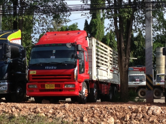 ISUZU GIGA 320 hp 12 ล้อ 2 เพลา ไม่ดั้มพ์ ลูก 3 คาน