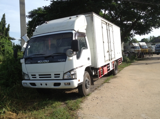 ISUZU NQR 150 hp ตู้บรรทุก 4 บาน ยาว 5.50 m