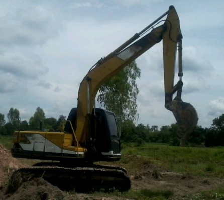 KOBELCO MARK III SK-120 ขายคู่กันกับ รถหางปลาสิบล้อเพลาเดียว ISUZU TX 168 HP EH700 มีเล่มทะเบียนแต่ชุดโอนไม่มี รถแบ็คโฮรเป็นเอกสารสัญญาซื้อขาย พร้อมใช้งานได้ดีทั้งคู่ครับ รถแบ็คโฮรเครื่องเดิมปั๊มเดิมทำงานดีไม่โหลด ช่วงล่างประมาณ 60\% รถสิบล้อหางปลาวางหัว H KOBELCO MARK III SK-120 ขายคู่กันกับ รถหางปลาสิบล้อเพลาเดียว ISUZU TX 168 HP EH700 มีเล่มทะเบียนแต่ชุดโอนไม่มี รถแบ็คโฮรเป็นเอกสารสัญญาซื้อขาย พร้อมใช้งานได้ดีทั้งคู่ครับ รถแบ็คโฮรเครื่องเดิมปั๊มเดิมทำงานดีไม่โหลด ช่วงล่างประมาณ 60\% รถสิบล้อหางปลาวางหัว H