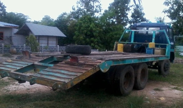 KOBELCO MARK III SK-120 ขายคู่กันกับ รถหางปลาสิบล้อเพลาเดียว ISUZU TX 168 HP EH700 มีเล่มทะเบียนแต่ชุดโอนไม่มี รถแบ็คโฮรเป็นเอกสารสัญญาซื้อขาย พร้อมใช้งานได้ดีทั้งคู่ครับ รถแบ็คโฮรเครื่องเดิมปั๊มเดิมทำงานดีไม่โหลด ช่วงล่างประมาณ 60\% รถสิบล้อหางปลาวางหัว H KOBELCO MARK III SK-120 ขายคู่กันกับ รถหางปลาสิบล้อเพลาเดียว ISUZU TX 168 HP EH700 มีเล่มทะเบียนแต่ชุดโอนไม่มี รถแบ็คโฮรเป็นเอกสารสัญญาซื้อขาย พร้อมใช้งานได้ดีทั้งคู่ครับ รถแบ็คโฮรเครื่องเดิมปั๊มเดิมทำงานดีไม่โหลด ช่วงล่างประมาณ 60\% รถสิบล้อหางปลาวางหัว H