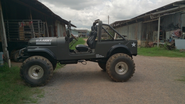 ขาย Jeep CJ6 ตีนโต เครื่องดีเซล 4DR5 เกียร์ขับ 4X4 มีพาวเวอร์ ยาง38 เครื่องแรงลุยดีลุยมันส์ทะเบียน Jeep แท้พร้อมโอน เอกสารครบภาษีปัจจุบันครับ